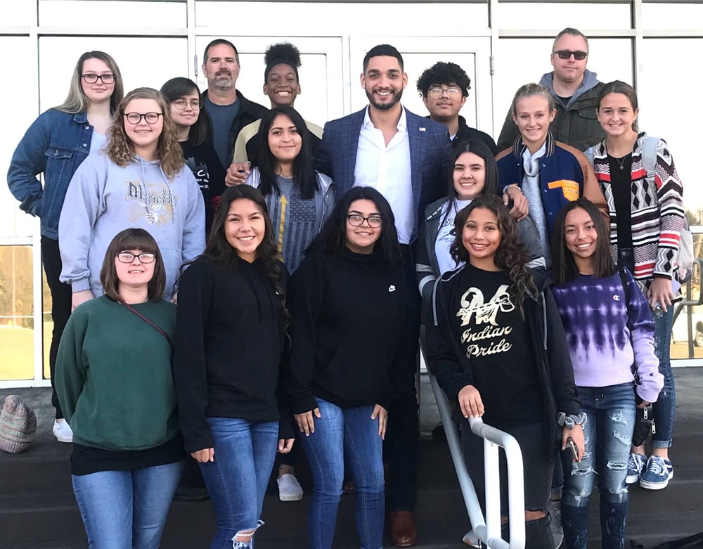 Marietta grad speaks to students